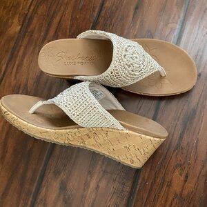 Skechers Luxe Foam Wedge Crochet Thong Sandals Size 8 Color Natural